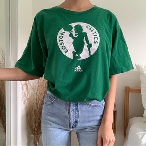 Boston Celtics Basketball Green and White T-Shirt